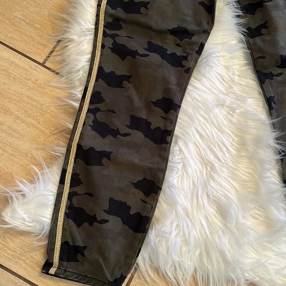 L’Agence Margot Skinny High Rise in Camo Stone Jeans - Picture 6 of 10